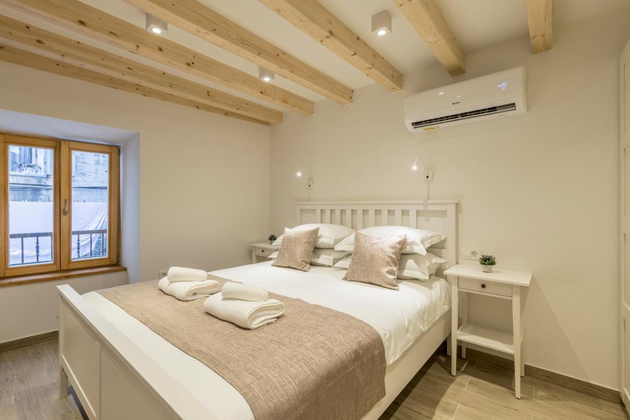 Cosmijeva Luxury Rooms Split Exterior photo